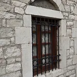 Theoni's House Vendégház 3*