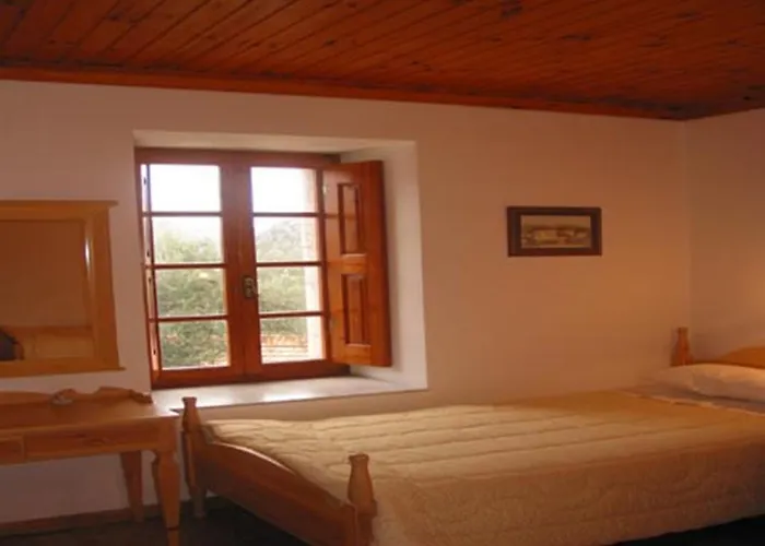 בית הארחה Theoni's House 3*