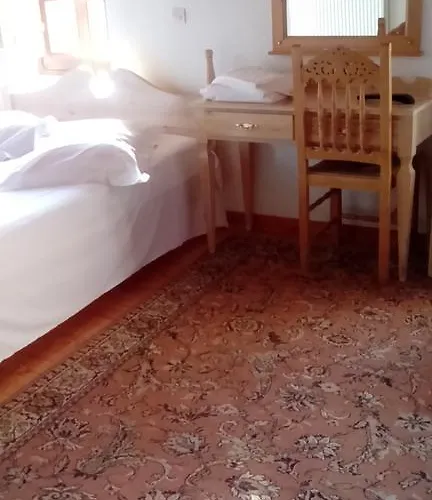 Theoni's House Penzion 3*